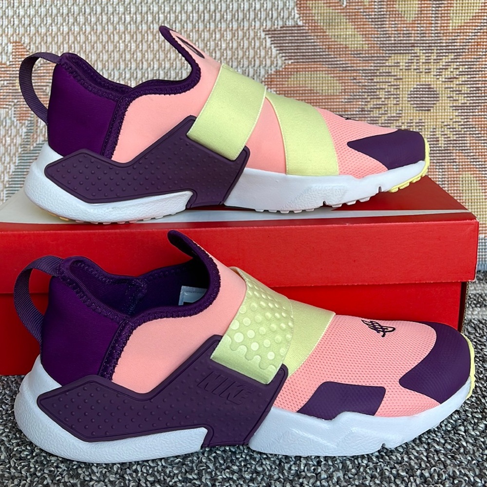 NIKE WMNS HUARACHE EXTREME 
PINK TINT / CITRON TINT
Sneakers 
AV8239 600